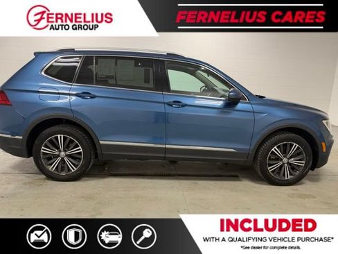 Used 2018 Volkswagen Tiguan SEL AWD/4WD image 9