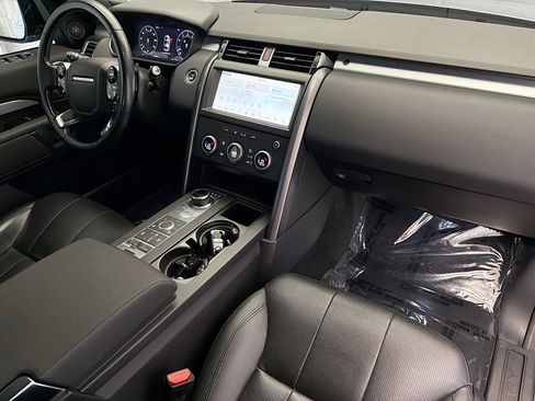 Used 2020 Land Rover Discovery Landmark AWD/4WD image 8