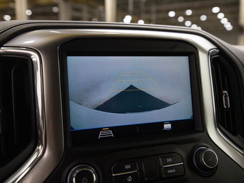 Used 2021 Chevrolet Silverado 1500 LT AWD/4WD image 29