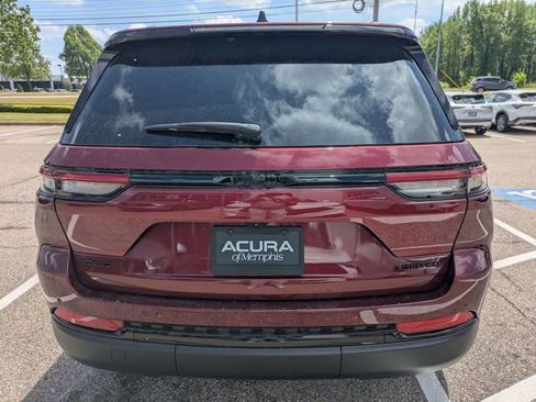 Used 2025 Jeep Grand Cherokee Limited w/ Black Appearance Package image 5