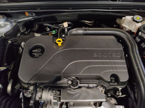 Used 2023 Chevrolet Malibu LT FWD image 30