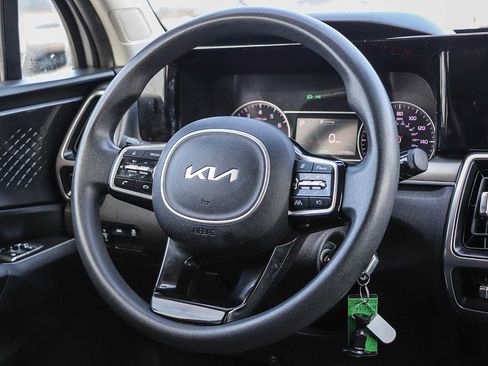 Used 2022 Kia Sorento LX FWD image 15