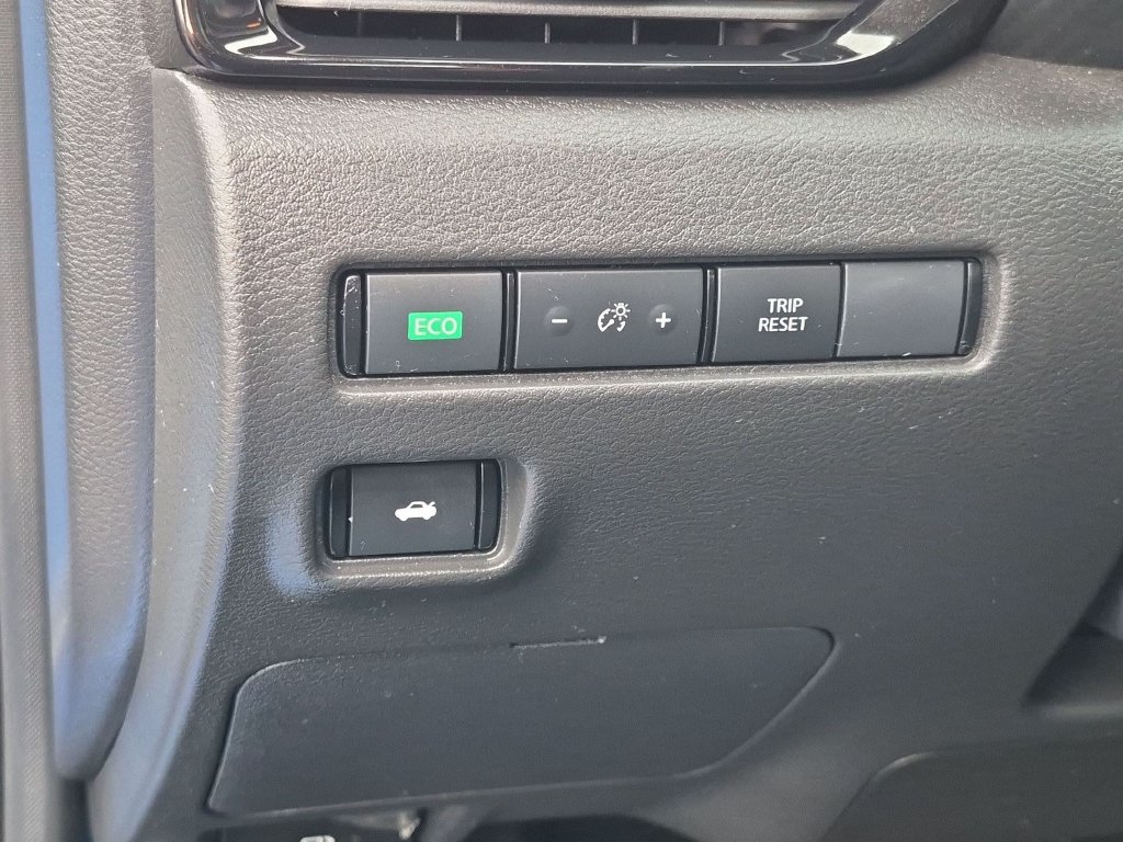 Used 2024 Nissan Sentra SV FWD image 30