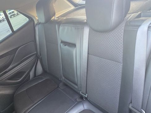 Used 2021 Buick Encore Preferred image 32