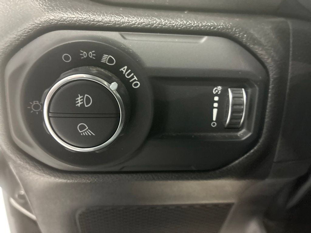Used 2023 Jeep Gladiator Mojave w/ Cold Weather Group AWD/4WD image 21