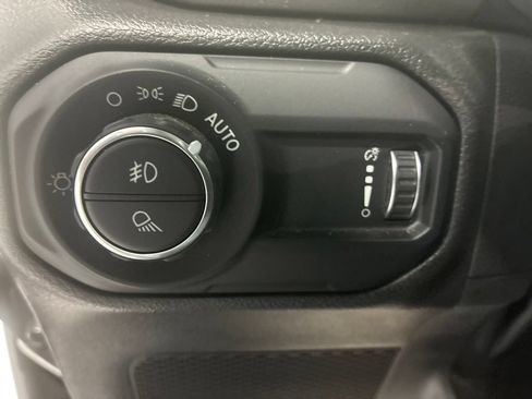 Used 2023 Jeep Gladiator Mojave w/ Cold Weather Group AWD/4WD image 21
