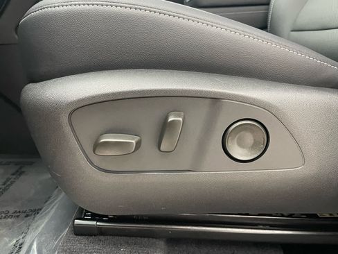 New 2026 Chevrolet Traverse LT w/ LPO, Floor Liner Package AWD/4WD image 9