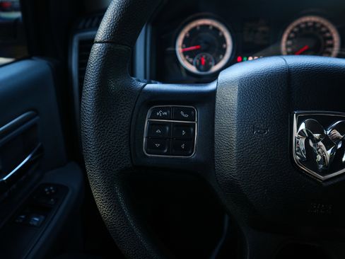 Used 2017 RAM 1500 Express image 18