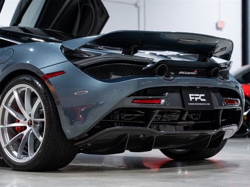 Used 2018 McLaren 720S Performance RWD image 14