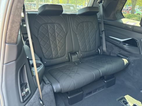 Used 2026 BMW X7 xDrive40i w/ M Sport Package AWD/4WD image 32
