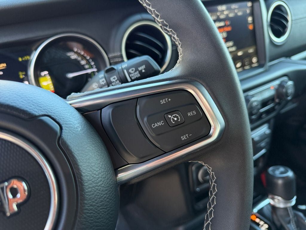 Used 2023 Jeep Wrangler Unlimited Sahara AWD/4WD image 16