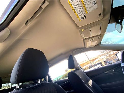 Used 2019 Nissan Rogue S image 13