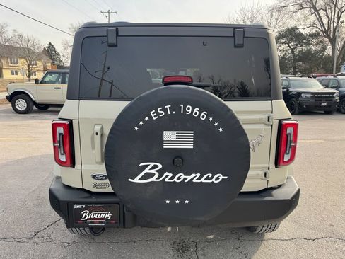 Used 2025 Ford Bronco Outer Banks image 6