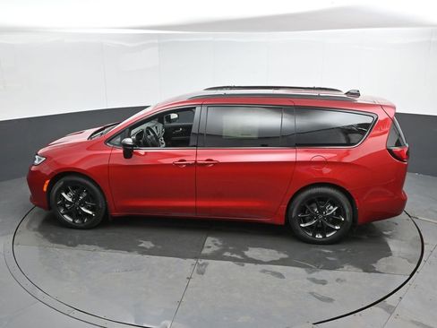 New 2026 Chrysler Pacifica Select w/ S Appearance Package FWD image 36