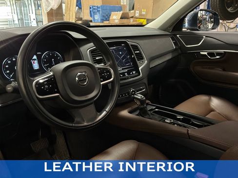 Used 2020 Volvo XC90 T6 Momentum AWD/4WD image 16