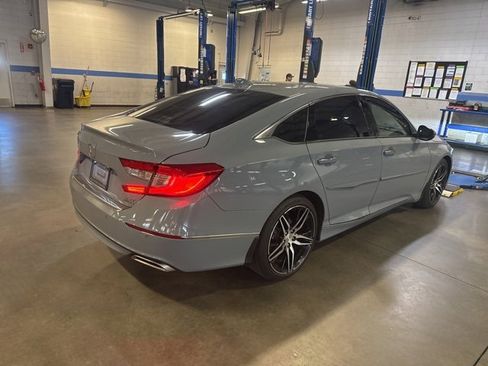 Used 2022 Honda Accord Touring image 12