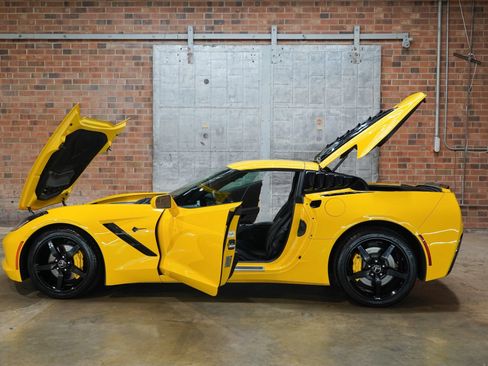 Used 2014 Chevrolet Corvette Stingray Coupe w/ 2LT Preferred Equipment Group RWD image 28