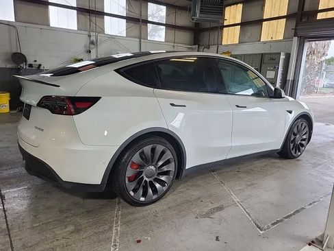 Used 2022 Tesla Model Y Performance image 4