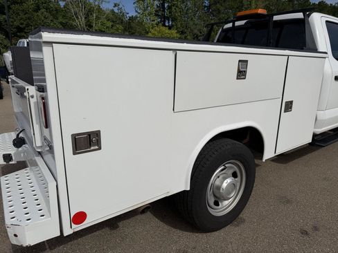 Used 2023 Ford F350 XL AWD/4WD image 19
