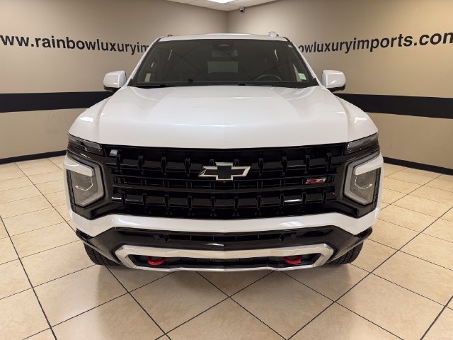 Used 2025 Chevrolet Suburban Z71 AWD/4WD image 2