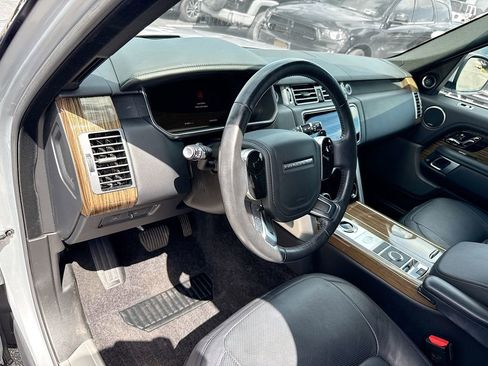 Used 2019 Land Rover Range Rover Supercharged image 10