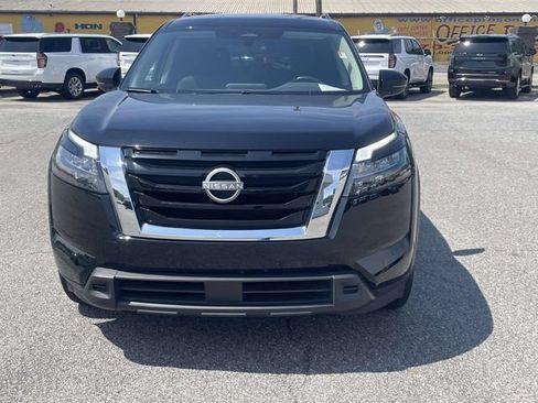 Used 2025 Nissan Pathfinder SV AWD/4WD image 10