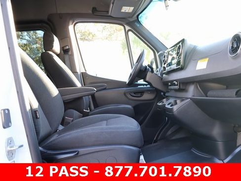 Used 2025 Mercedes-Benz Sprinter 2500 image 24