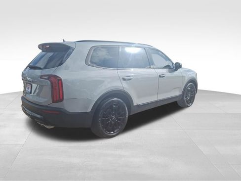 Used 2022 Kia Telluride EX w/ EX Premium Package image 8
