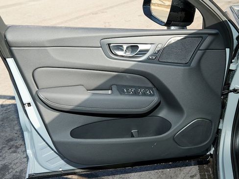 New 2026 Volvo XC60 B5 Ultra w/ Climate Package image 10