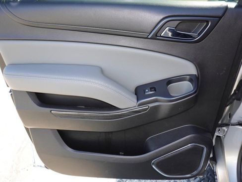 Used 2018 Chevrolet Suburban LT w/ Luxury Package image 19