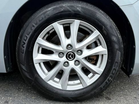 Used 2018 MAZDA MAZDA3 Sport w/ Preferred Equipment Package FWD image 41