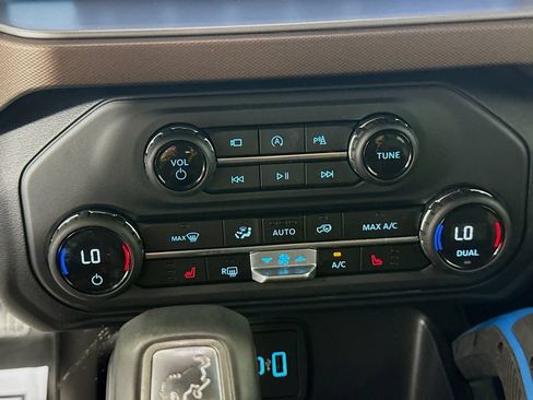 Used 2023 Ford Bronco Outer Banks AWD/4WD image 17