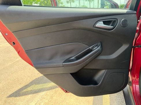 Used 2012 Ford Focus Titanium FWD image 10