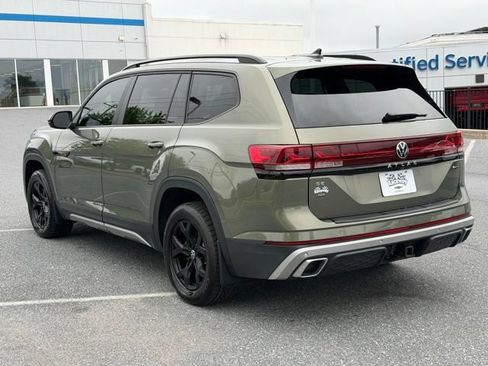 Used 2024 Volkswagen Atlas Peak Edition SE AWD/4WD image 12