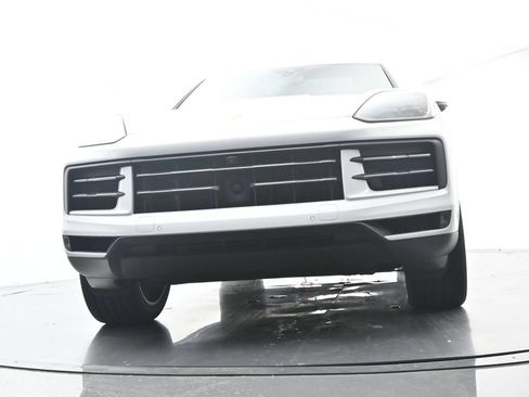 Certified 2024 Porsche Cayenne AWD/4WD image 54