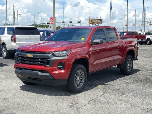 Used 2024 Chevrolet Colorado LT w/ LT Convenience Package II RWD image 2