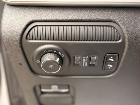 Used 2024 Jeep Wagoneer Series II w/ Flexible Seating Group RWD image 25