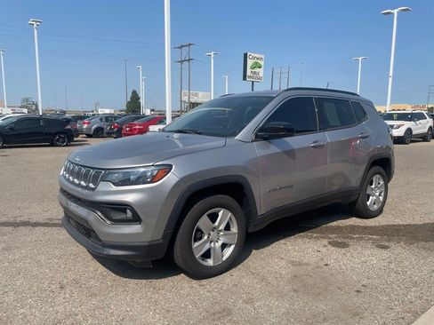 Used 2022 Jeep Compass Latitude w/ Convenience Group AWD/4WD image 8