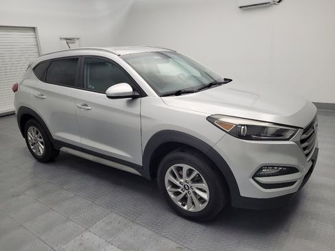 Used 2017 Hyundai Tucson SE w/ SE Popular Package 02 AWD/4WD image 11