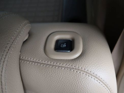 Used 2015 Mercedes-Benz GL 320 BlueTEC 4MATIC w/ Premium I Package image 13