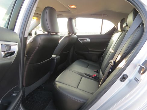 Used 2013 Lexus CT 200h image 25