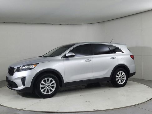 Used 2020 Kia Sorento AWD V6 image 3