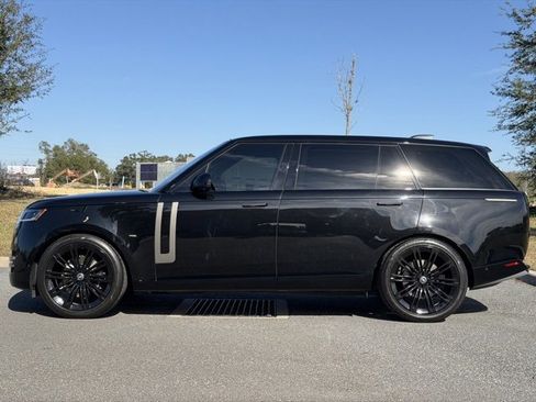 Used 2023 Land Rover Range Rover Long Wheelbase SE image 4