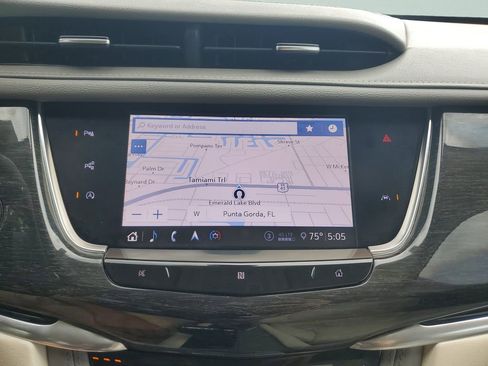 Used 2020 Cadillac XT6 Premium Luxury FWD image 18
