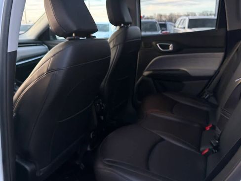 Used 2022 Jeep Compass Latitude w/ Sun and Sound Group image 11