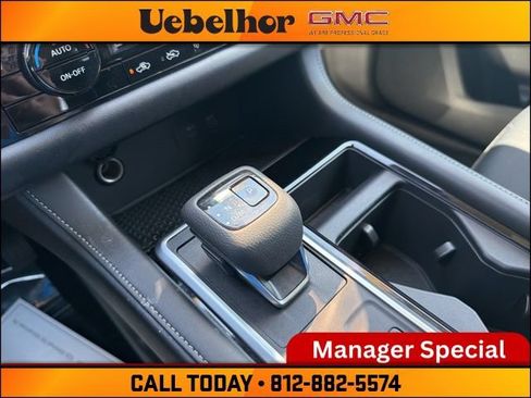 Used 2025 Nissan Pathfinder SV AWD/4WD image 35