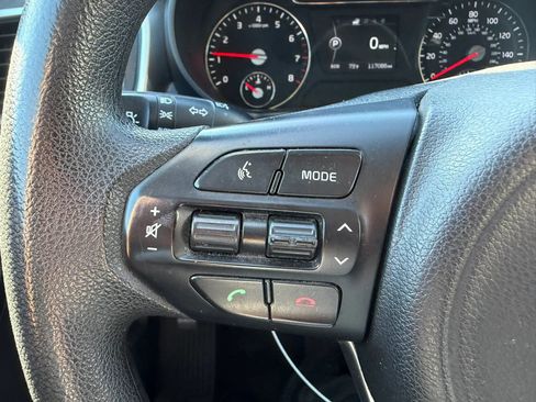 Used 2018 Kia Sorento FWD image 13