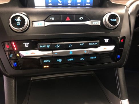 Certified 2020 Ford Explorer Platinum w/ Premium Technology Package image 17