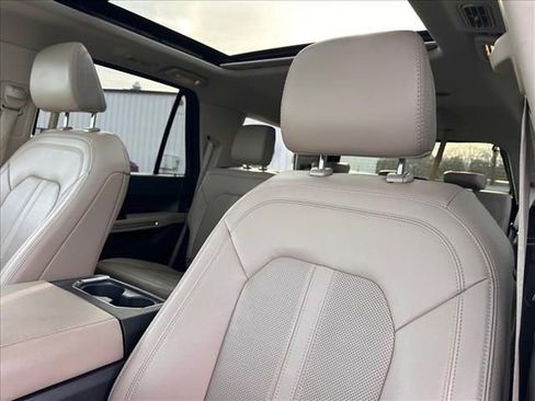 Used 2023 Ford Expedition Limited image 23
