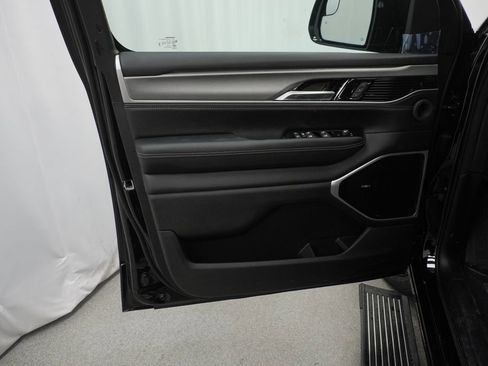 New 2026 Jeep Grand Wagoneer L Limited AWD/4WD image 28
